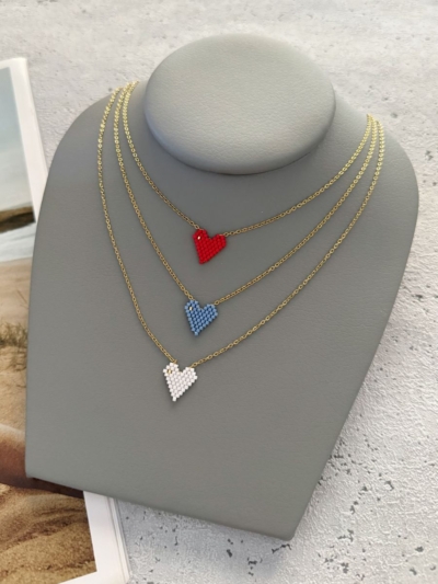 Aura κολιέ με κεντητές χάντρες