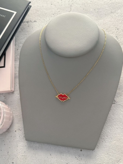 Lips κολιέ με κεντητές χάντρες