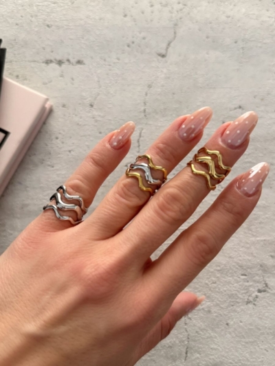 Wavy δαχτυλίδι σεβαλιέ