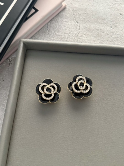 Camellia μανικετόκουμπα